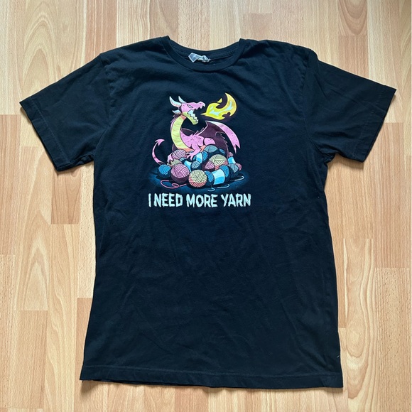 Knitting Dragon tee shirt - Picture 2 of 5